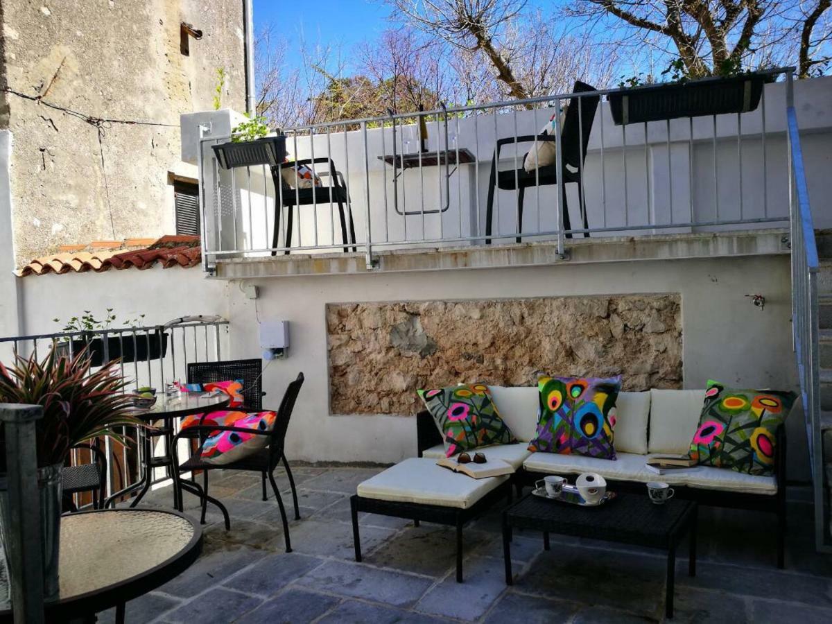 Cres Art Studio Lime Apartment Exterior photo